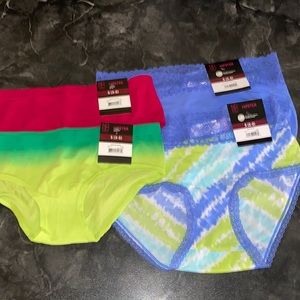 4 Pair S (3-5) Hipster Panties
